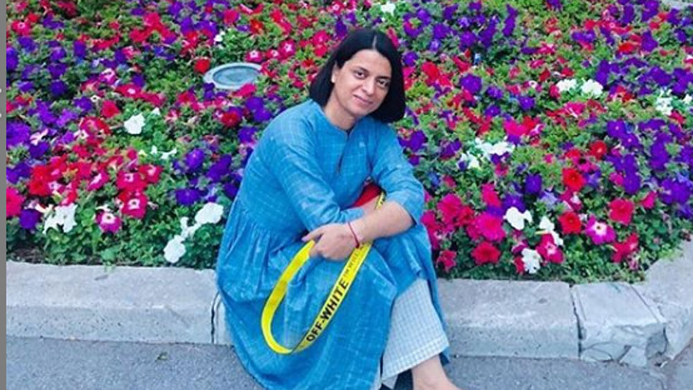 কিন্তু লক্ষ্মী আগরওয়ালের মতো রঙ্গোলিও সেই চরম ভুলটা করে ফেলেছিলেন তখন। নিজের পরিবারকে বা পুলিশকে ওই ছেলেটির সম্পর্কে কিছু জানাননি। আর সেই সুযোগটাই নেয় সে।