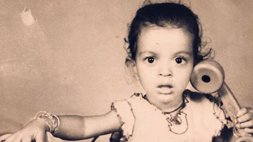 এই যন্ত্রণাই শুধু তাঁর প্রাপ্তি ছিল না। তাঁর জন্য অপেক্ষায় ছিল আরও অনেক যন্ত্রণা। ভারতীয় বিমান বাহিনীর যে অফিসারের সঙ্গে তাঁর বিয়ে ঠিক হয়েছিল। এই ঘটনার পরই সেই বিয়ে ভেঙে দেন তিনি। মাসের পর মাস ওই বিকৃত মুখ লুকিয়ে রাখতেন। নিজেকে দেখে নিজেই শিউরে উঠতেন।