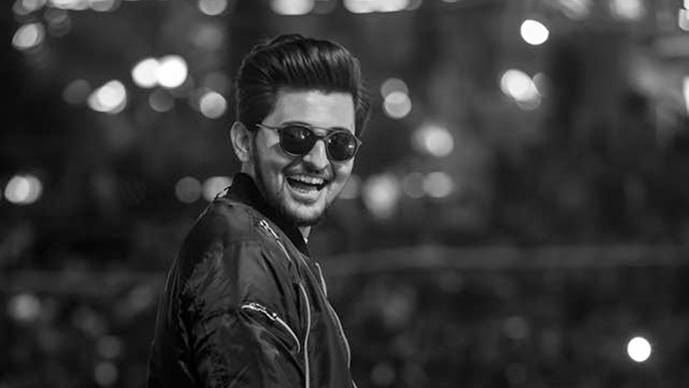 এরপর ‘তেরা সুরুর’, ‘সমন তেরি কমস’, ‘মিত্রোঁ’ ছবিতে দর্শনের গান শ্রোতাদের প্রত্যাশা পূরণ করে। তবে সব হিসেব উল্টেপাল্টে যায় ‘লভযাত্রী’ ছবিতে। ২০১৮ সালে সলমন খান প্রোডাকশন্সের এই ছবিটি মুক্তি পায়। বক্স অফিসে সে রকম সাফল্য না পেলেও ছবিতে দর্শনের গলায় ‘চোগাড়া’ গানটি বিপুল জনপ্রিয়তা পায়।