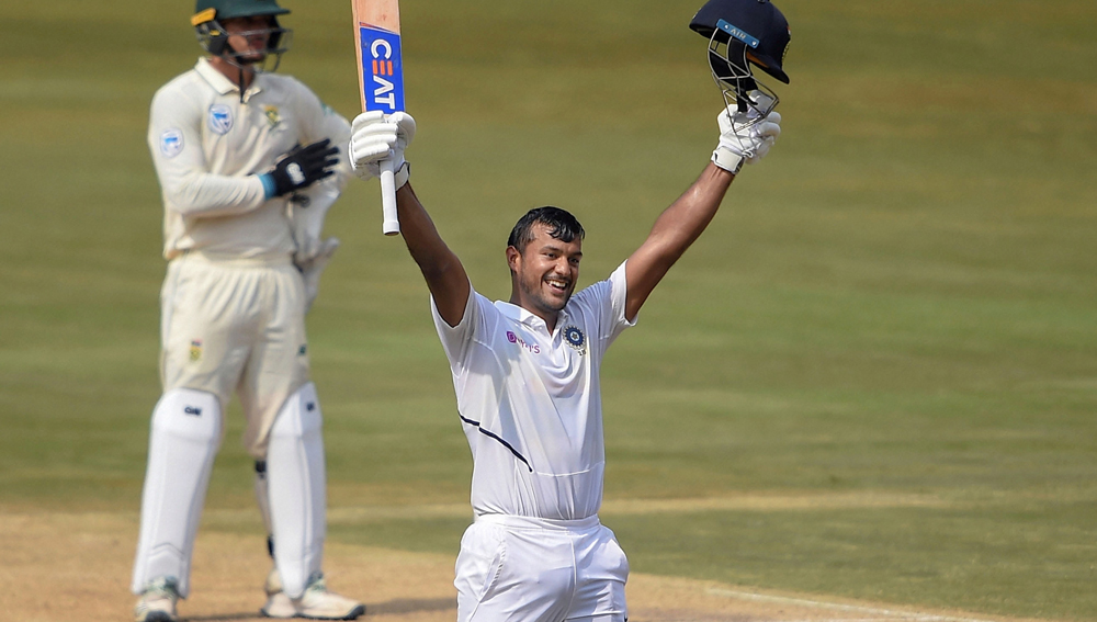 ময়াঙ্ক আগরওয়াল: ২০১৮-এর একেবারে শেষ দিকে, ২৬ ডিসেম্বর টেস্ট অভিষেক হয়েছিল এই ভারতীয় ওপেনারের। তারপর থেকে ৯টি টেস্টে ৬৭-এর উপর ব্যাটিং গড়ে ভারতের ওপেনিংয়ে ভরসা দিয়ে চলেছেন ময়াঙ্ক। আইসিসি-র দলেও ওপেন করবেন তিনিই।