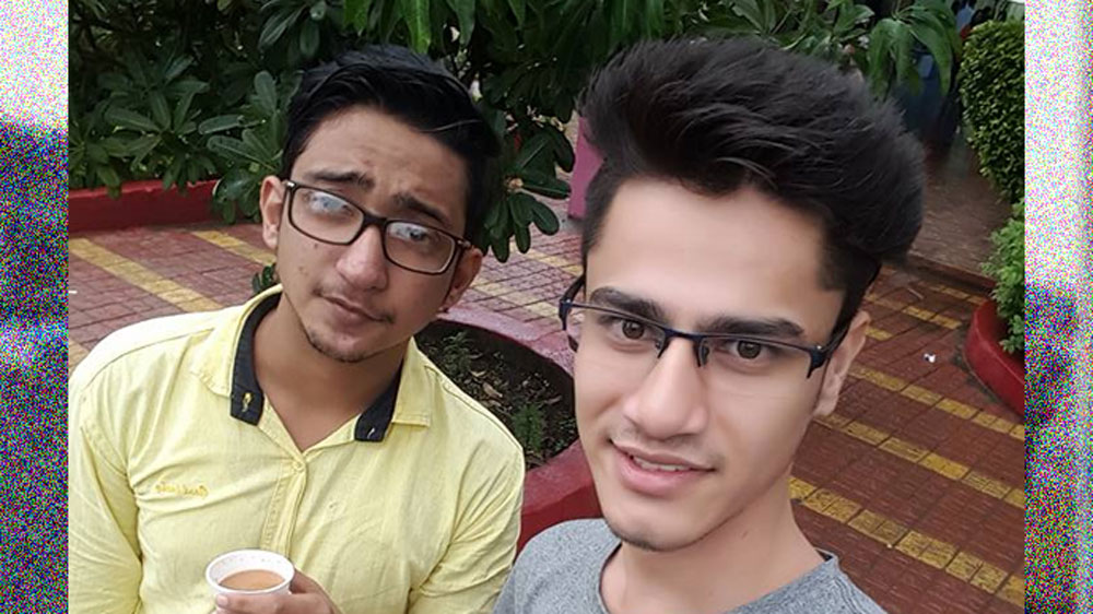 এর মধ্যে ভোপালের একটি বার্গার সংস্থার জন্য ওয়েবসাইট বানিয়ে দেন হুসেন। এর বিনিময়ে তাঁকে পঞ্চাশ হাজার টাকা দিয়েছিল সংস্থাটি।