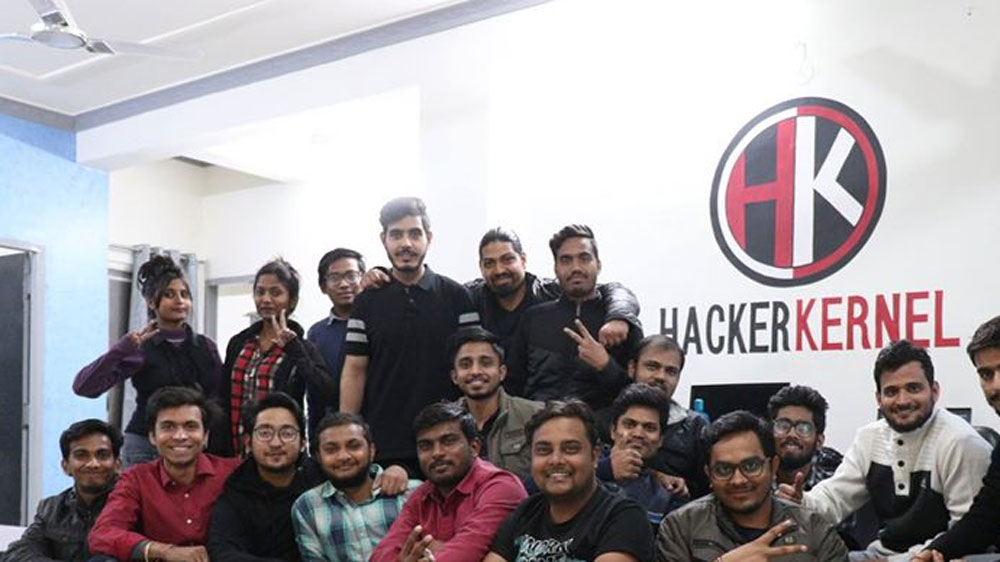 তাঁদের অধীনে বর্তমানে ২৫ জন ইঞ্জিনিয়ার কাজ করেন। এডুজিনা, জিংফি, ফাস্ট২এসএমএস-এর মতো দুশোটি সংস্থার হয়ে কাজ করছেন তাঁরা। তাঁদের প্রসার ঘটেছে আমেরিকা, জাপান, দুবাইয়েও।