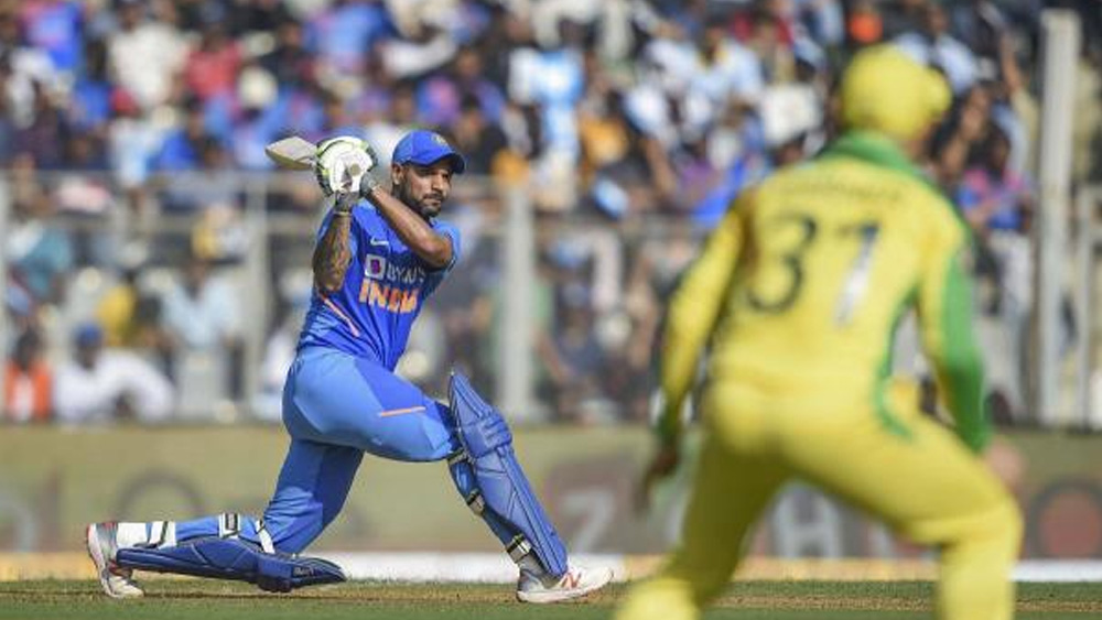 চরম স্বার্থপরের মতো ব্যাট করলেন ইনিংসের সর্বোচ্চ স্কোরার শিখর ধওয়ন। তার ৯১ বলে ৭৪-এ দলকে বাঁচানোর চেয়ে নিজেকে বাঁচানোর তাগিদটা যেন বেশি ছিল। রাহুল-রোহিত ওপেন করে ধওয়নের বদলে দলে মনীশ পাণ্ডে এলে ভারসাম্য বজায় থাকত। ব্যাটিং অর্ডারে আত্মঘাতী পরিবর্তনটাও করতে হত না।