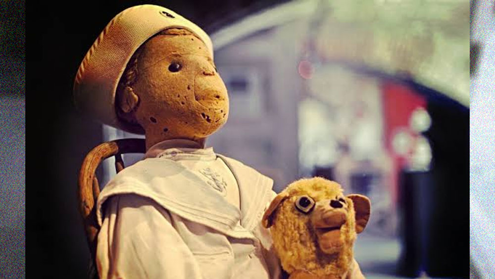 কিন্তু তা সত্ত্বেও রবার্টকে কখনও দূরে সরিয়ে রাখেনি ইউজিন। পরবর্তীকালে ইউজিন নিউ ইয়র্কে চলে যায় পড়াশোনার জন্য। তিনি একজন একজন লেখক এবং শিল্পী হন। ১৯৩০ সালে প্যারিসে অ্যানিটি পার্কার নামে এক মহিলার সঙ্গে তাঁর বিয়ে হয়। সেখানেই থাকতে শুরু করেন।