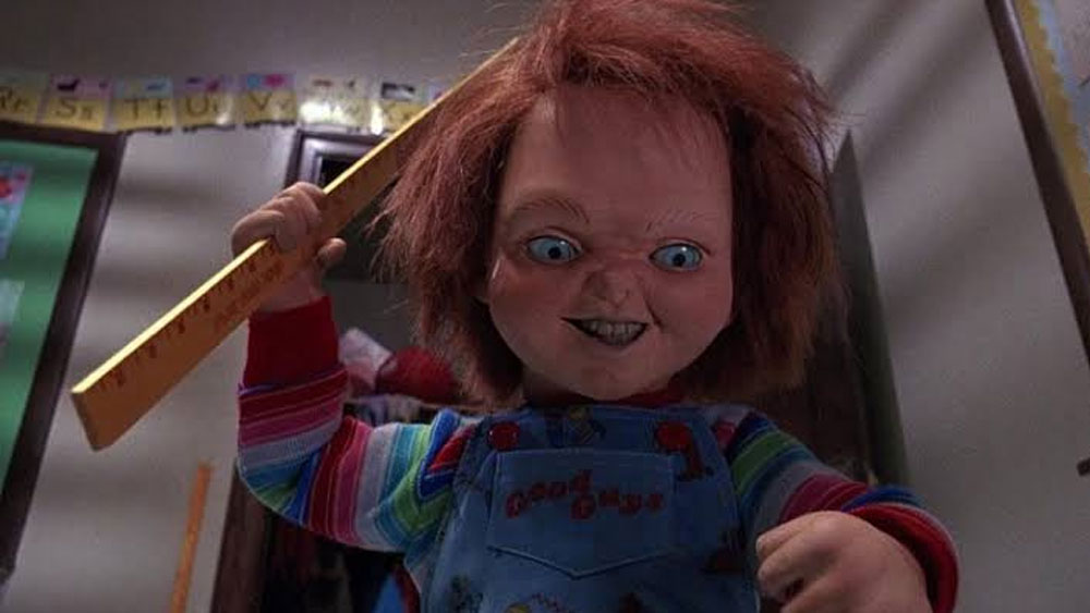 সেই পরিবারের এক ১০ বছরের মেয়ে একদিন চিলেকোঠার পুরনো ওই ট্রাঙ্ক থেকে রবার্টকে বার করে। তারপর থেকেই নাকি ফের ওই বাড়িতে শুরু হয় রবার্টের দৌরাত্ম্য। ফের রাতে সারা বাড়িতে নাকি দৌড়ে বেড়াতে শুরু করে সে। আসবাবপত্র ভাঙার আওয়াজে মেয়েটির বাবা-মায়েরও ঘুম ভেঙে যেতে শুরু করে।