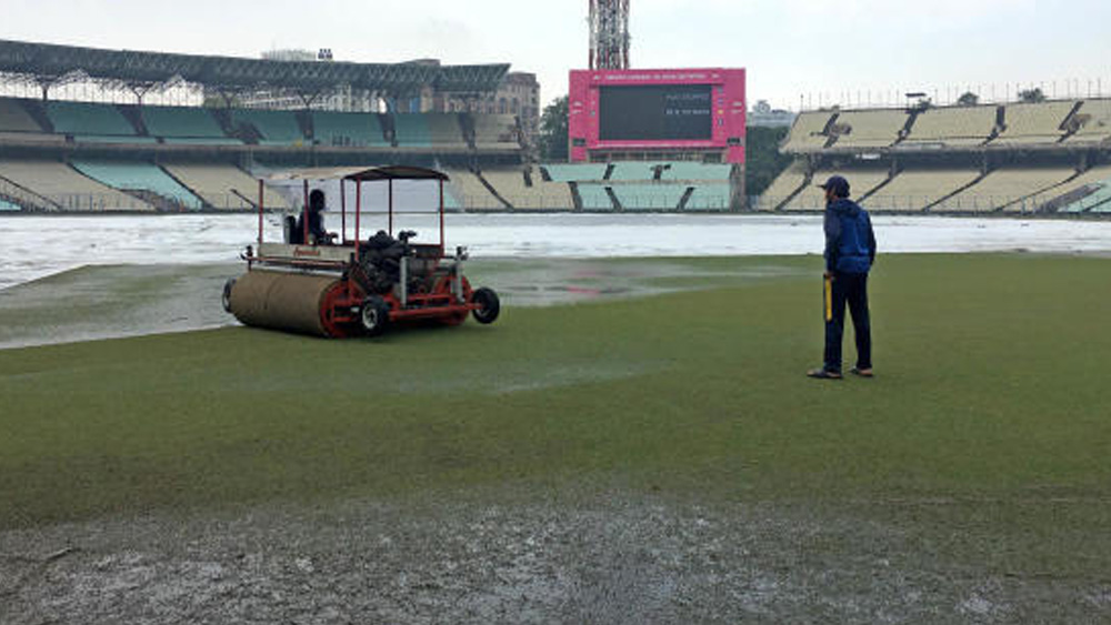 ভারতের তৎকালীন রাজধানী কলকাতায় এসে লর্ড অকল্যান্ডের থেকেও বেশি সমস্যায় পড়েছিলেন তাঁর দুই বোন। মানিয়ে নিতে পারছিলেন না পরিবেশের সঙ্গে। সান্ধ্যভ্রমণে যেতেন দুই বোন। শহরের সেই নির্দিষ্ট অংশে সকালে ও সন্ধ্যায় হাঁটতে যেতেন ইউরোপীয়রা। দুই বোন চাইলেন, সেই জায়গাটুকু মনোরম করে সাজাতে।