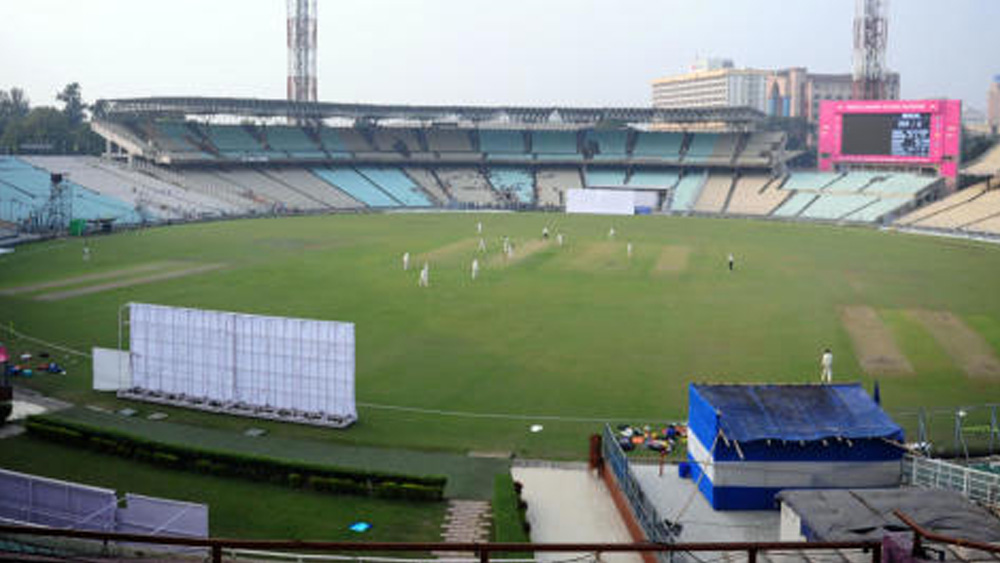 উত্তরসূরি লর্ড এলেনবরোর হাতে দায়িত্বভার সমর্পণ করে তিনি ইংল্যান্ড ফিরে যান ১৮৪৩ খ্রিস্টাব্দে। সেখানেই ১৮৪৯ খ্রিস্টাব্দে প্রয়াত হন এই অকৃতদার, সম্ভ্রান্ত আর্ল। কলকাতার বুকে রয়ে যায় তাঁর নন্দনকানন। ( ঋণস্বীকার: ক্যালকাটা ইলাস্ট্রেটেড : জন বেরি, ক্যালকাটাজ এডিফিস : ব্রায়ান পল বাখ, ক্যালকাটা: ওল্ড অ্যান্ড নিউ: এইচ ই এ কটন ) (ছবি:সোশ্যাল মিডিয়া)
