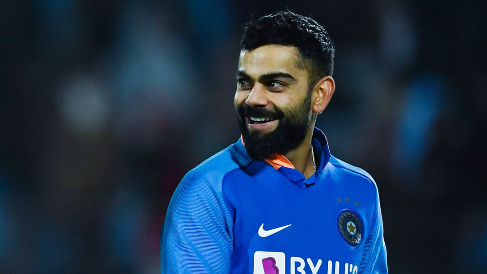 এম চিন্নাস্বামী স্টেডিয়ামে ভারতের জয়ের ক্ষেত্রে যিনি অন্যতম ফ্যাক্টর হয়ে উঠতে পারেন, তিনি হলেন বিরাট কোহালি। প্রথম ম্যাচে তেমন কিছু না করতে পারলেও রাজকোটে ৭৬ বলে ৭৮ রান করেছেন। তবে তাঁর ব্যাটিং ছাড়াও অধিনায়কত্বও ভারতকে অ্যাডভান্টেজ দিচ্ছে।