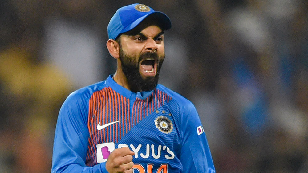 আইপিএলে আরসিবি-র ঘরের মাঠ হওয়ায় চিন্নাস্বামীর পিচকে হাতের তালুর মতো চেনেন বিরাট। সিরিজ জয়ের পথে সেটা একটা বাড়তি সুবিধা দেবে বলেও মনে করছেন অনেকে। সেই সঙ্গে বিরাটের আগ্রাসী অধিনায়কত্বের বিষয়টাও মনে রাখবেন। ডু-অর-ডাই ম্যাচে প্রায়শই নিজের সেরাটা বার করে এনেছেন কোহালি।