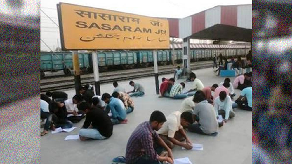 স্টাডি মেটিরিয়াল নিয়ে আলোচনা করা, জটিল কোনও সমস্যার সমাধান করা— সবটাই একসঙ্গে মিলেমিশে করেন তাঁরা।