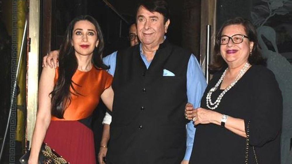 আর এক সূত্র বলছে, সে সময় বচ্চন পরিবারের অর্থনৈতিক অবস্থাও খুব একটা ভাল যাচ্ছিল না। তাই সিঙ্গল মা ববিতাও অভিষেকের সঙ্গে মেয়ের বিয়ে দিতে একেবারেই সাহস পাচ্ছিলেন না।