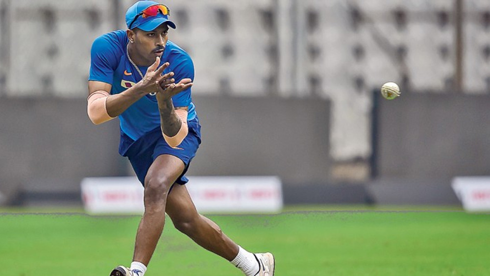 ইনস্টাগ্রামে হার্দিক স্পষ্ট জানিয়ে দেন, তিনি সিঙ্গল। তাঁর একমাত্র লক্ষ্য, ক্রিকেটে মনোনিবেশ করা। তিনি খুশি হবেন, যদি সব রটনা বন্ধ হয়ে যায়। গুজব বন্ধ হওয়া সবার জন্যই শ্রেয়।