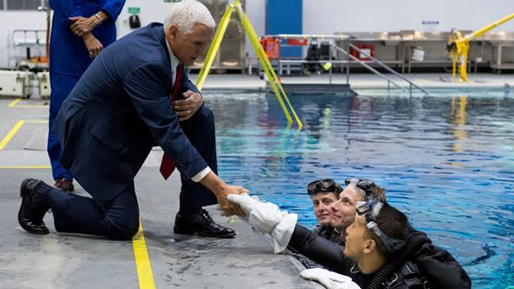 তাঁর নাম জনি কিম। বয়স বর্তমানে মাত্র ৩৫ বছর। আর এর মধ্যেই তিনি মার্কিন নৌসেনার অফিসার হয়েছেন। চিকিত্সকের ডিগ্রি অর্জন করে ফেলেছেন, এমনকি নাসার বিজ্ঞানীও হয়ে গিয়েছেন। বর্তমানে তিনি নাসাতেই কর্মরত।