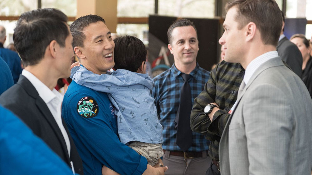 কিন্তু ২০১৭ সালে যখন নাসা ফলপ্রকাশ করে জানায়, কতজন পড়ুয়াকে তারা বেছে নিয়েছে। জনির কাছে সেই খবরটা ছিল চমকে দেওয়ার মতোই।