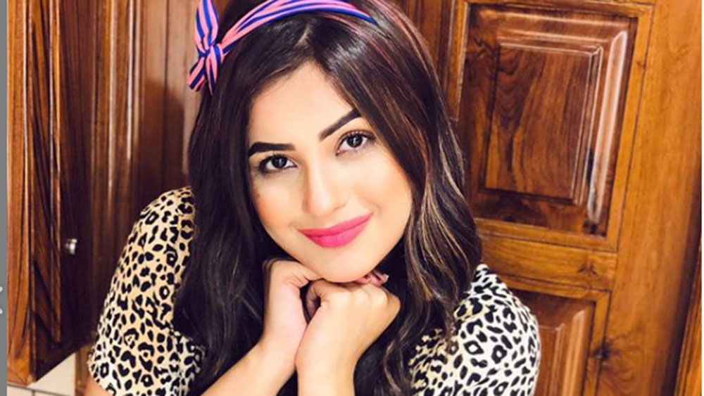 ভক্তেরা তাঁদের একসঙ্গে ‘সিদনাজ’ বলেও ডাকতে শুরু করেছেন। ভক্তদের বিশ্বাস, শাহনাজ আর সিদ্ধার্থের প্রেম নিখাদ। এর মধ্যে কোনও অভিনয় নেই।