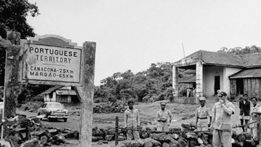 সে সময় পর্তুগিজদের অনেকেই ওই অঞ্চলের ব্যবসা করতে এবং বন্দরগুলোর দখল করতে চেয়েছিল। পর্তুগিজদের সেই আগ্রাসনকে তিনি প্রতিহত করেছিলেন একাই। বহুদিন ধরে প্রতিহত করে রেখেছিলেন পার্শ্ববর্তী কেলাড়ি এবং বিলগি রাজাদের আগ্রাসনকেও।