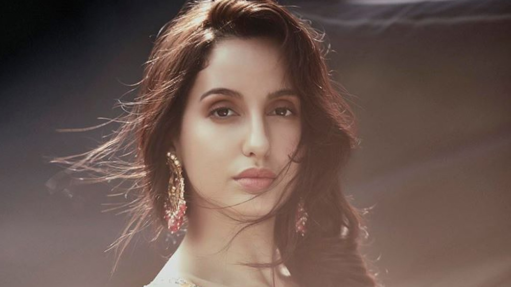 হিন্দির পাশাপাশি নোরা সমান স্বচ্ছন্দ দক্ষিণী ছবিতেও। কাজ করেছেন তেলুগু, মালয়ালম এবং তামিল ছবিতে। তবে শুধু বড় পর্দাই নয়। ছোট পর্দা এবং মিউজিক ভিডিয়োতেও নোরা সমান জনপ্রিয়। ‘বিগ বস ৯’-সহ অন্যান্য রিয়্যালিটি শো-এ তাঁর পারফরম্যান্স নজরকাড়া।