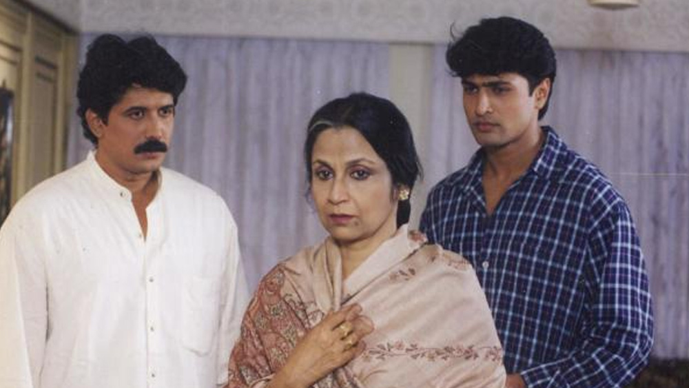 সিনেমার আগে আঙ্কোলা অভিনয় শুরু করেছিলেন ছোট পর্দায়। অভিনয় করেছেন ‘রিশতে’, ‘নুরজাহান’, ‘শশশ…কোই হ্যায়’, ‘কহেতা হ্যায় দিল’, ‘প্যায়ার কা বন্ধন’-এর মতো জনপ্রিয় সিরিয়ালেও। পাশাপাশি তিনি অংশ নিয়েছেন ‘বিগ বস’-সহ অন্যান্য রিয়্যালিটি শো-তেও।