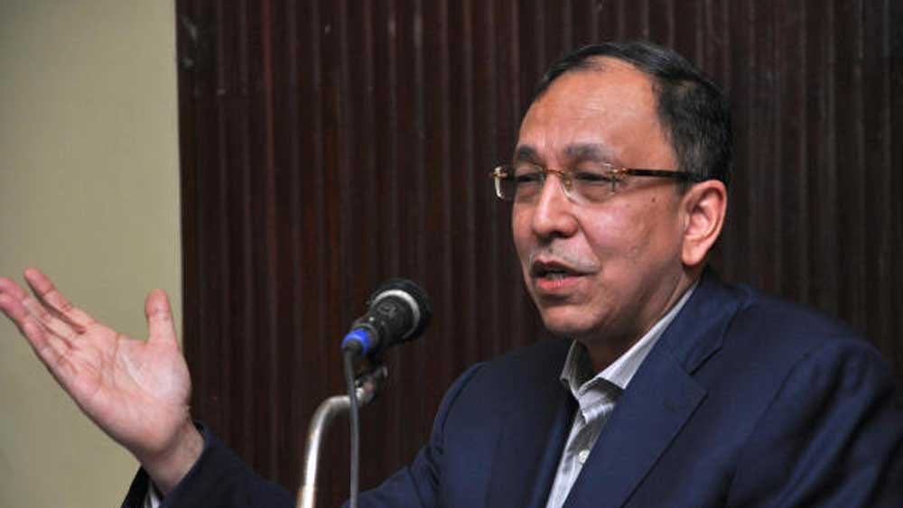 প্রাক্তন তৃণমূল সাংসদ তথা ইতিহাসবিদ সুগত বসুকে উপদেষ্টা করে ‘পশ্চিমবঙ্গ দিবস নির্ধারণ কমিটি’ তৈরি হয়। আহ্বায়ক করা হয় বিধানসভার ডেপুটি স্পিকার আশিস বন্দ্যোপাধ্যায়কে।