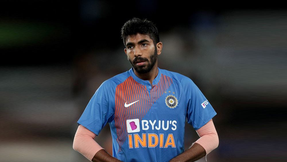 শুক্রবারও তো চার ওভারে মাত্র ৩১ রান দিয়েছেন বুমরা। ইকনমি রেট মাত্র ৭.৭৫! শেষ তিন ওভারে নিউজিল্যান্ড তুলেছিল মাত্র ২৫ রান। তার মধ্যে ১৮তম ও ২০তম ওভারে বুমরা দেন যথাক্রমে চার ও ১২ রান। রস টেলর পরে স্বীকারও করে নেন যে বুমরাকে খেলা মোটেই সহজ ছিল না।