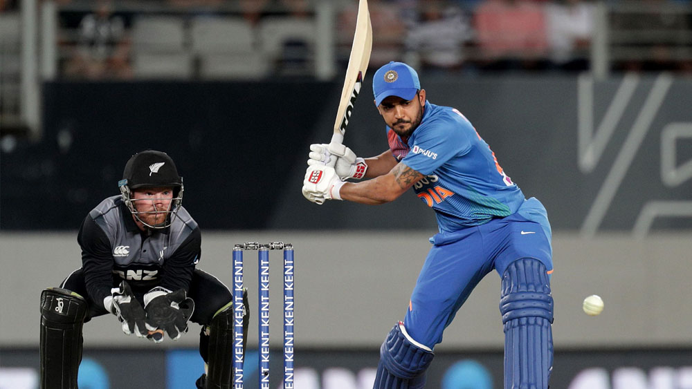 মণীশ পাণ্ডে — মণীশ পাণ্ডের ব্যাটের হাত ভাল। টি টোয়েন্টিতে যে কোনও মুহূর্তে জ্বলে উঠতে পারেন। ইডেন পার্কের প্রথম টি টোয়েন্টিতে দলের প্রয়োজনে শ্রেয়স আইয়ারের সঙ্গে জুটি বাঁধেন। ম্যাচ শেষ করেন শ্রেয়স। মণীশ পার্শ্বনায়কের ভূমিকা পালন করেন। কালকের ম্যাচেও তাঁর দলে না থাকার কোনও কারণ নেই।