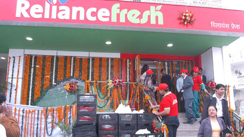 প্রয়োজনের জিনিসপত্র কিনতে যা খরচ করবেন, লাভ পান তার প্রায় সমান! ঠিক বুঝতে পারছেন না তো বিষয়টা কী!