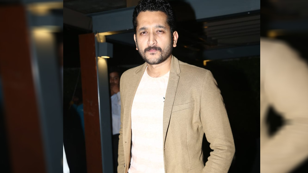 নুসরত আর নিখিলের এই ভিন্ন উদ্যোগে সাড়া দিয়ে এসেছিলেন অভিনেতা পরমব্রত চট্টোপাধ্যায়, জুন মাল্য, ফ্যাশন ডিজাইনার অভিষেক দত্ত, মেক আপ আর্টিস্ট অনিরুদ্ধ চাকলাদার।