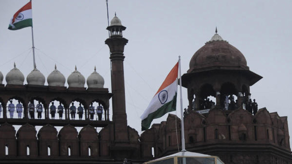 লালকেল্লার অন্যতম স্থাপত্য ‘লাহোরি দরজা’। এই অংশেই ১৯৪৭ থেকে প্রতি বছর স্বাধীনতা দিবসে জাতীয় পতাকা উত্তোলিত হয়। পাশাপাশি, দিল্লি দ্বারও উল্লেখযোগ্য।