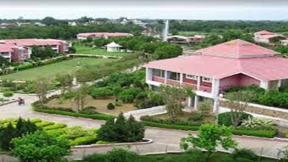 গ্রামটির নাম হিবরে বাজার। মহারাষ্ট্রের আহমেদনগর জেলার একটি গ্রাম। উন্নয়নের আদর্শ নমুনা এই গ্রাম এখন মডেল ভিলেজের সম্মান পেয়েছে।