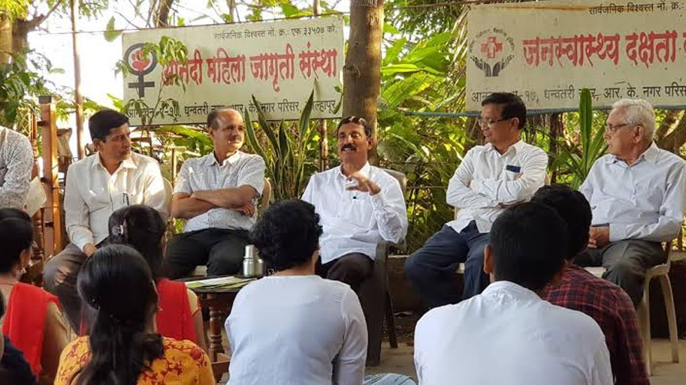 গ্রামে জলের অভাব দূর হলে কৃষিকাজ শুরু হয়, তাতে বেকার সমস্যার অনেক সমাধান হয়। তার উপর জল পেয়ে ঘাসও জন্মাতে শুরু করে। ফলে গবাদি পশুদের খাদ্যের অভাব মুক্ত হয়। একে একে গ্রামে ফিরে আসতে শুরু করেন চলে যাওয়া গ্রামবাসীরা। রাষ্ট্রায়ত্ত ব্যাঙ্কের সঙ্গে কথা বলে কৃষকদের জন্য ঋণের ব্যবস্থাও করে দেন তিনি।