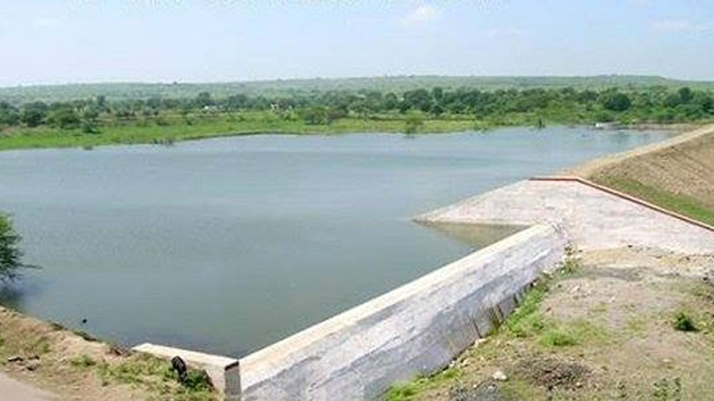 বাসিন্দাদের স্বাস্থ্য সুরক্ষাতেও নজর দেন তিনি। জঞ্জাল সাফ করে গ্রামটাকে ঝকঝকে করে তুলেছিলেন। গ্রামে একটা মশা খুঁজে দিতে পারলে তাঁকে একশো টাকা দেওয়ার মতো চ্যালেঞ্জ ছুড়ে দিয়েছিলেন।