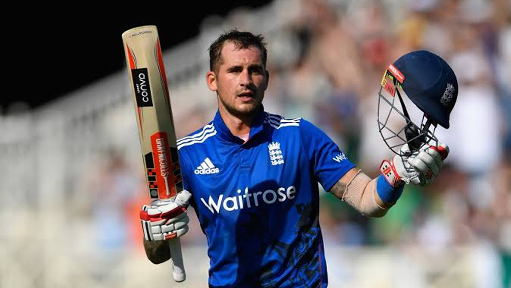 এ বারের বিগ ব্যাশ লিগে এখনও পর্যন্ত ১৩ ম্যাচে ৩৬.৫৪ গড়ে ৪০২ রান করেছেন হেলস। স্ট্রাইক রেট ১৪১.০৫। চারটি হাফ-সেঞ্চুরি রয়েছে তাঁর। এই মরসুমে পারথে পারথ স্কর্চার্সের বিরুদ্ধে ৫৯ বলে ৮৫ তাঁর সর্বাধিক। তবে সেই ম্যাচে জেতেনি তাঁর দল।