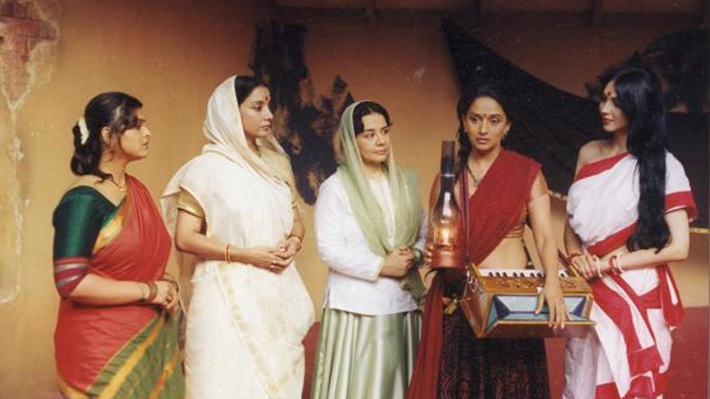 প্রতিযোগিতার চূড়ান্ত পর্বে দর্শকদের মধ্যে ছিলেন প্রযোজক তারাচাঁদ বরজাতিয়া। তিনি ফরিদাকে সুযোগ দেন তাঁর ‘তকদীর’ ছবিতে। হিন্দি ছবিতে আত্মপ্রকাশ করেন পঞ্চগনির সেন্ট জোসেফ কনভেন্ট স্কুল থেকে সদ্য উত্তীর্ণ ফরিদা। ১৯৬৭ সালে মুক্তি পায় ‘তকদীর’।