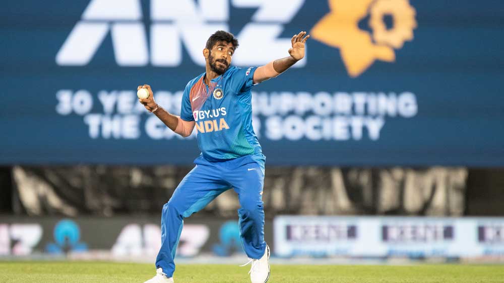 যশপ্রীত বুমরা— ইডেন পার্কের প্রথম টি টোয়েন্টিতে বুমরা একটি উইকেট নেন। দ্বিতীয় টি টোয়েন্টিতেও একটি উইকেট নেন। বুমরা এখনও পুরনো ছন্দ ফিরে পাননি। তৃতীয় টি টোয়েন্টিতে বুমরার দিকে লক্ষ্য রাখবেন ভারতের ক্রিকেটপ্রেমীরা।