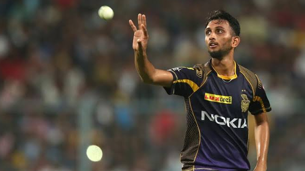 প্রসিদ্ধ কৃষ্ণের নাম শোনা গিয়েছিল ভারত অধিনায়ক বিরাট কোহালির মুখে। টি-টোয়েন্টি বিশ্বকাপে ‘সারপ্রাইজ প্যাকেজ’ হিসেবে ব্যবহার করা হতেই পারে কর্নাটকি পেসারকে, এমন ইঙ্গিত দিয়েছিলেন তিনি। কোহালি বলেছিলেন যে, প্রসিদ্ধের গতি ও বাউন্স অস্ট্রেলিয়ার মাটিতে কাজে আসতে পারে। তবে জাতীয় দলে আসা সহজ হবে না তাঁর জন্য।