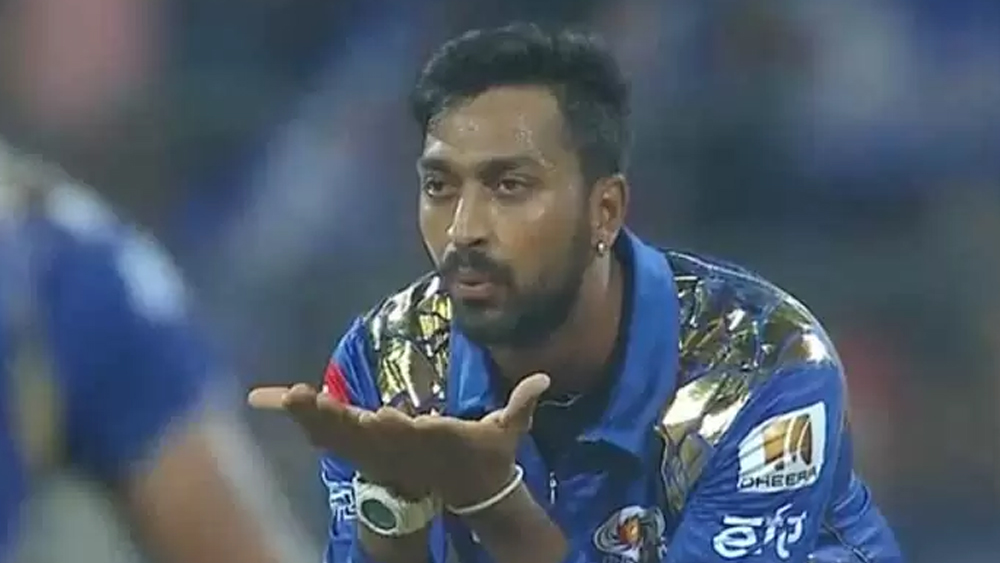 জাতীয় দলের হয়ে এখনও পর্যন্ত ১৯ টি-টোয়েন্টি খেলেছেন ক্রুণাল। বাঁ-হাতি ২৪.২০ গড়ে করেছেন ১২১ রান। নিয়েছেন ১৪ উইকেটও। ইকনমি রেট ৮.১১। সদ্য ভারত এ দলের হয়ে নিউজিল্যান্ড সফরে গিয়েছিলেন। সেখানে তিন ম্যাচের একদিনের সিরিজে নেন এক উইকেট। একটা ম্যাচে অপরাজিত থাকেন ৫১ করে। দারুন কিছু করতে পারলে ফের জাতীয় দলের জায়গা খুলতে পারে তাঁর জন্য।