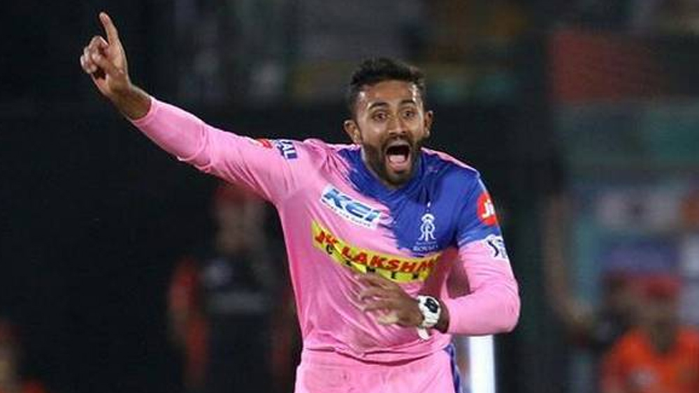 শ্রেয়াস গোপাল বেশ কয়েক বছর ধরেই আইপিএলে নিয়মিত। এবং তিনি রীতিমতো ধারাবাহিকও। আইপিএলে এখনও পর্যন্ত ৩১ ম্যাচ খেলেছেন তিনি। লেগস্পিনার ৭.৫০ ইকনমি রেট দিয়ে নিয়েছেন ৩৮ উইকেট। গত দুই বছর ধরে রাজস্থান রয়্যালসের বোলিংয়ের বড় ভরসা হয়ে উঠেছেন তিনি।