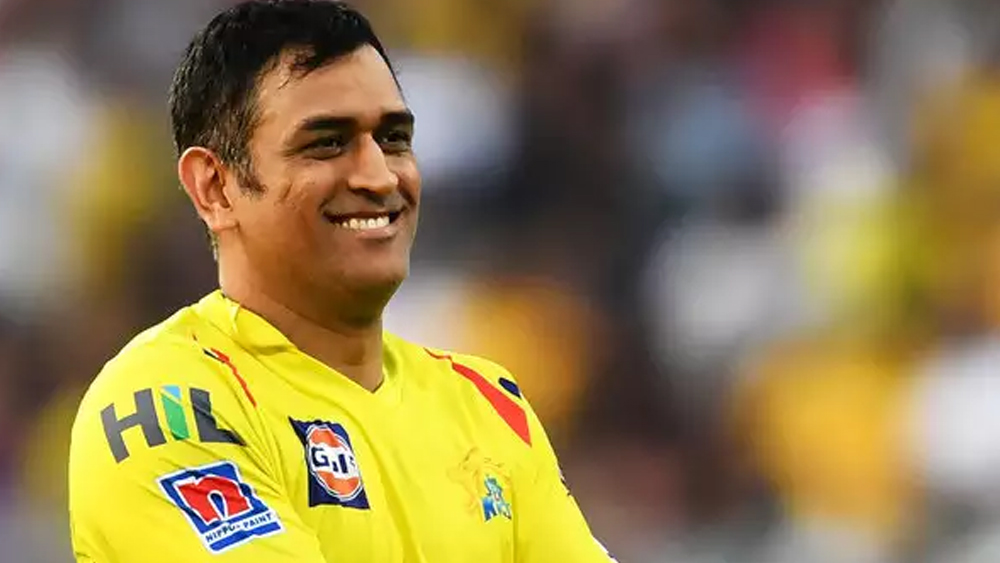 চেন্নাই সুপার কিংসের জার্সিতে ধোনির সামনে এ বারের আইপিএলের গুরুত্ব সেই কারণেই আলাদা। যদি টি-টোয়েন্টি বিশ্বকাপের দলে থাকতে চান, তবে এই টুর্নামেন্টে পুরনো ছন্দে তাঁকে থাকতেই হবে। আর তিনি শুরু করেও দিয়েছেন অনুশীলন। দীর্ঘদিন প্রতিযোগিতামূলক ক্রিকেটের বাইরে ছিলেন তিনি। কাজটা তাই বেশ কঠিন। তবে ধোনি বলেই অসম্ভবকে সম্ভব করে ফেলতে পারেন!