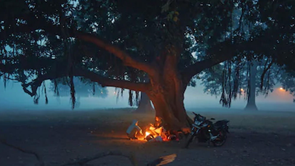 ব্রিটিশ শাসনে গড়ের মাঠকে সাজানো হয়েছিল তাদের বীরদের মূর্তিতে। লর্ড কার্জন, লর্ড মিন্টো, লর্ড নর্থব্রুক, লর্ড ক্যানিংয়ের মূর্তি স্থাপিত হয়েছিল সেখানে। স্বাধীন ভারতে কলকাতায় ময়দানে স্থাপিত হয় মহাত্মা গাঁধী, রাজা রামমোহন রায়, চিত্তরঞ্জন রায়, জওহরলাল নেহরু, সুভাষচন্দ্রবসু, শ্রী অরবিন্দ, মাতঙ্গিনী হাজরা, প্রীতিলতা ওয়াদ্দেদার-সহ স্মরণীয় ভারতীয়দের মূর্তি।