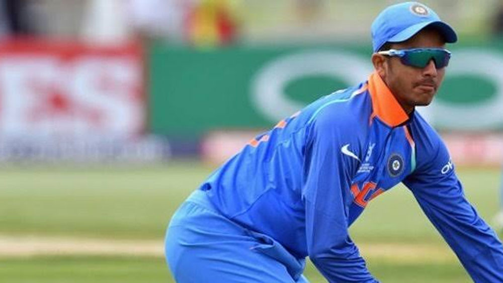 হার্ভিক দেশাই: ভারতের অনূর্ধ্ব ১৯ জাতীয় দলের উইকেটরক্ষক ব্যাটসম্যান ছিলেন। ডানহাতি হার্ভিক এক জন হার্ডহিটার ওপেনার। অনূর্ধ্ব ১৯ বিশ্বকাপে মোট ৪টি ম্যাচ খেলেছিলেন তিনি। ২০১৮-১৯ মরশুমে সৌরাষ্ট্রের হয়ে রঞ্জিতে ডেবিউ করেন তিনি।