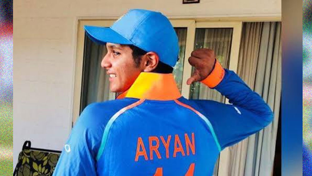 আরিয়ান জুয়াল: অনূর্ধ্ব ১৯ বিশ্বকাপে হার্ভিকের সঙ্গে সুযোগ পেয়েছিলেন আরিয়ানও। তিনিও উইকেটকিপার। উত্তরপ্রদেশের আরিয়ান ওই বিশ্বকাপে দুটো ম্যাচ খেলেছিলেন। তবে তার পর এখনও পর্যন্ত উল্লেখযোগ্য কিছু করতে পারেননি।