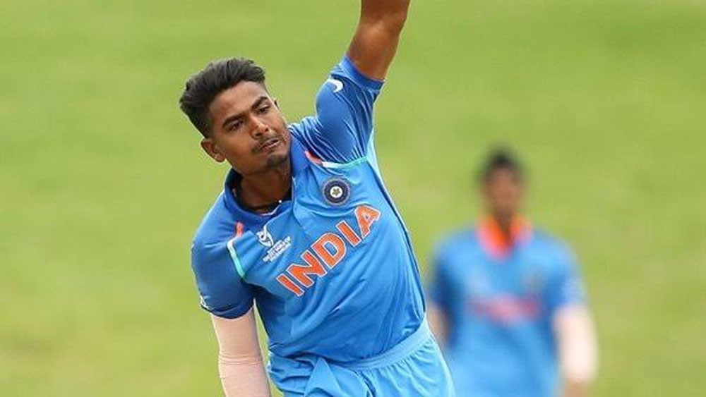 অনুকূল রায়: বর্তমানে ঝাড়খণ্ড এবং মুম্বই ইন্ডিয়ানসের হয়ে খেলেন এই তরুণ ক্রিকেটার। বিহারের সমস্তিপুরের এই বঙ্গ সন্তানের অনুপ্রেরণা রবীন্দ্র জাডেজা। দেওধর ট্রফিতেও ভারতের ‘বি’ দলে রয়েছেন তিনি।