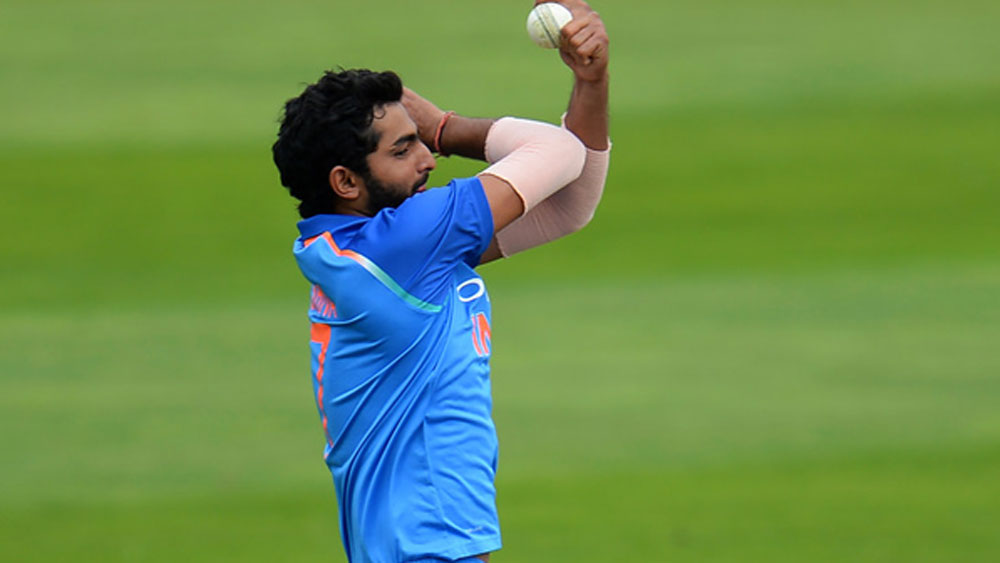 শিবা সিংহ: অনূর্ধ্ব ১৯ বিশ্বকাপের সবকটি ম্যাচই খেলেছেন এই স্পিনার। তবে উইকেট নিয়েছেন মাত্র ৪টি। তারপর থেকে উত্তরপ্রদেশের হয়ে ঘরোয়া ক্রিকেটেও খুব একটা সুযোগ পাচ্ছেন না তিনি। এখনও রঞ্জি খেলতে পারেননি।