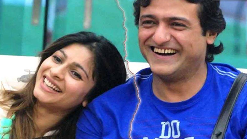 তানিশা মুখোপাধ্যায়-আরমান কোহালি: কাজলের বোন তানিশা এবং ‘জানি দুশমন’-এর নায়ক আরমান সিজন ৯-এর প্রতিযোগী ছিলেন। এই মরশুমে আরমান কোহালির সঙ্গে তাঁর ঘনিষ্ঠতা হয়। আরমান যদিও কখনও কখনও তানিশার প্রতি রূঢ় আচরণ করতেন, কিন্তু তানিশা কখনও আরমানের সঙ্গ ছাড়েননি। বিগ বসের এই মরশুম শেষ হয়ে যাওয়ার পর শোনা গিয়েছিল, তাঁরা বিয়ের পরিকল্পনা করছেন। তবে সে সম্পর্কও পরিণতি পায়নি।