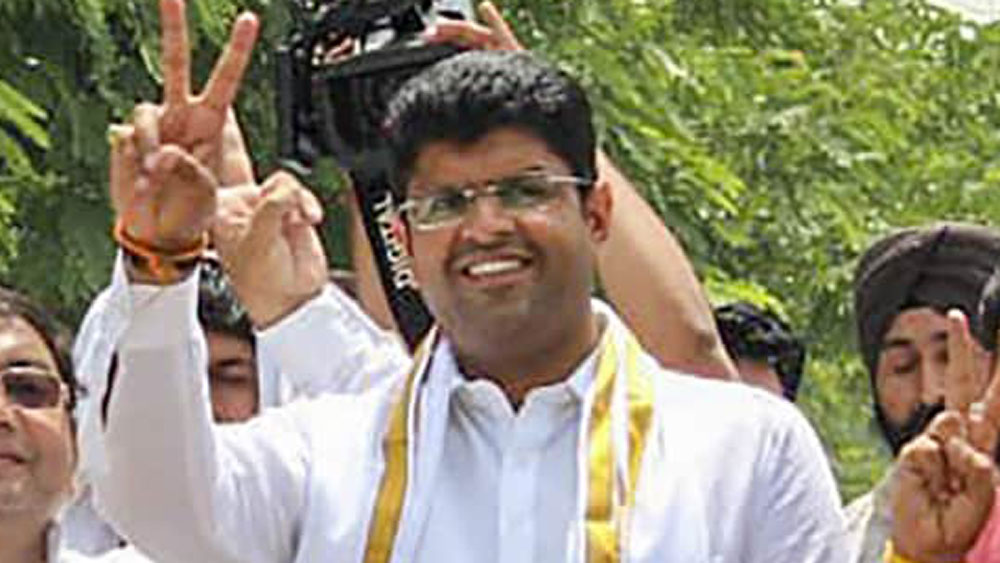 দুষ্যন্ত চৌটালা: সর্বকনিষ্ঠ সাংসদ হিসাবে পরিচিতি ছিলই, সম্প্রতি হরিয়ানা বিধানসভা নির্বাচনে ‘গেম চেঞ্জার’ হিসাবে উঠে আসেন তিনি। এই মুহূর্তে হরিয়ানার উপ মুখ্যমন্ত্রী তিনি।