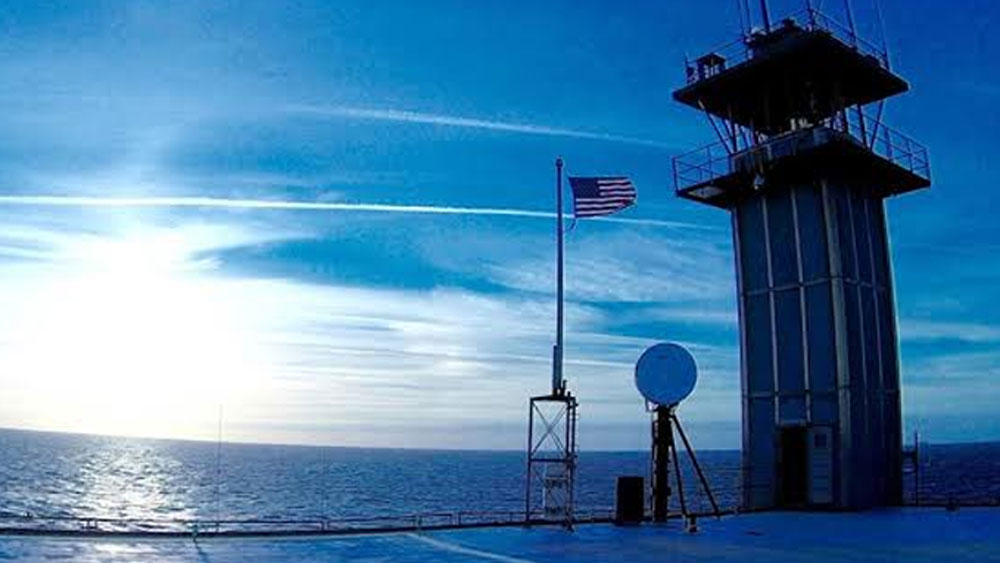 উত্তর ক্যারোলিনার বল্ডহেড আইল্যান্ডের দক্ষিণে ৩২ মাইল সমুদ্রের গভীরে মাথা উঁচিয়ে দাঁড়িয়ে রয়েছে এই হোটেলটি।