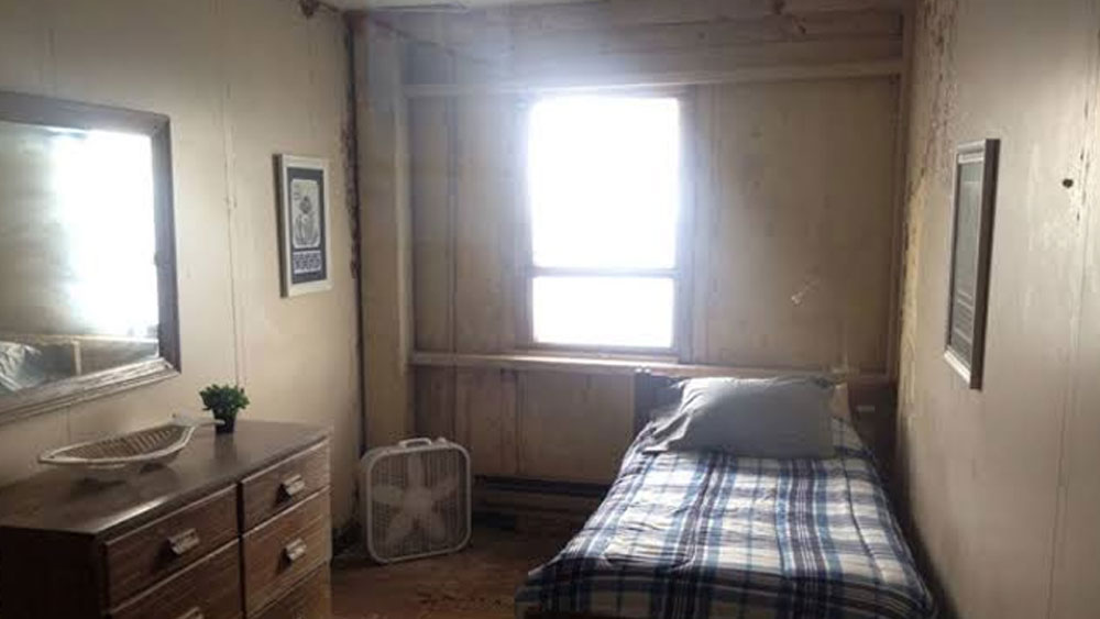 সমুদ্রের মাঝে কী ভাবে গড়ে তোলা হল এই হোটেল? আসলে এটা আগে একটা লাইট হাউস ছিল। আমেরিকা কোস্ট গার্ডরা এই লাইট হাউস ব্যবহার করতেন।