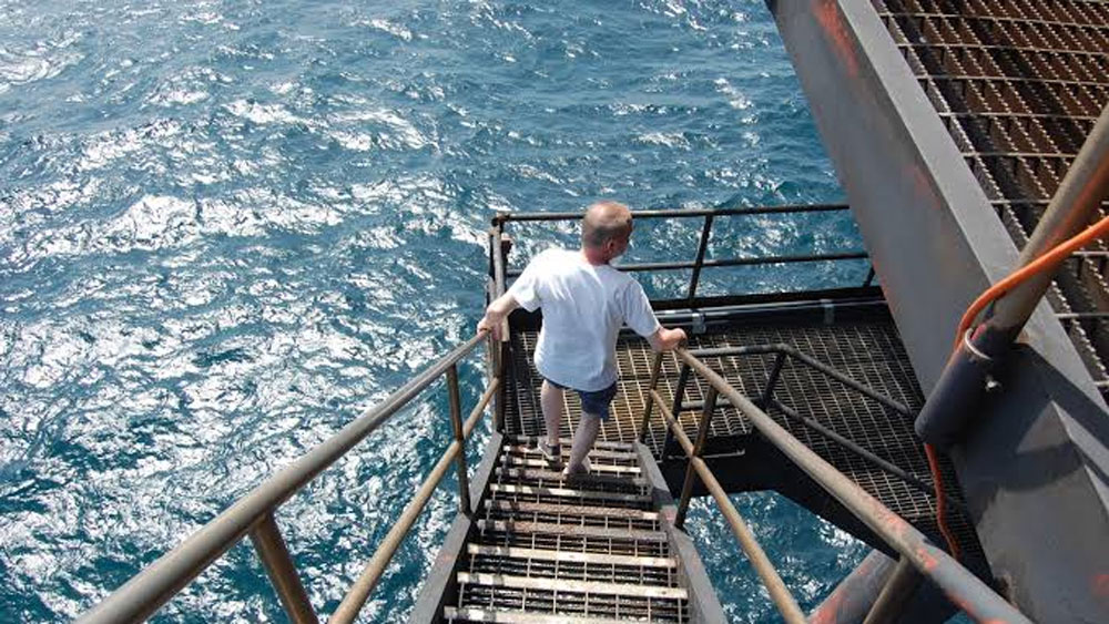 ২০১০ সালে উত্তর ক্যারোলিনার বাসিন্দা রিচার্ড মিল এই লাইট হাউসটা কিনে নেন। সমুদ্র থেকে ৮৫ ফুট উচ্চতায় অবস্থিত লাইট হাউসের মেরামতি করিয়ে তিনি তাকে একটা হোটেলের রূপ দেন।