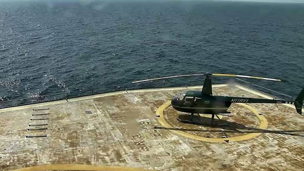 আর হোটেলে হেলিকপ্টারে চেপে যেতে চাইলে একজন পর্যটকের দু’রাত, তিন দিনের জন্য থাকা-খাওয়া খরচ পড়বে এক হাজার ২৯৫ ডলার, যা ভারতীয় মুদ্রায় ৯২ হাজার ৮৯৮ টাকা।