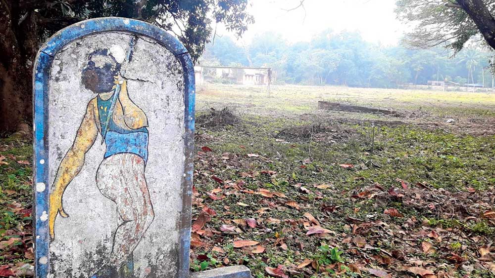 নতুন-রূপে: ফের ঝাঁ চকচকে হয়ে ওঠার অপেক্ষায়। ছবি: সুজিত দুয়ারি